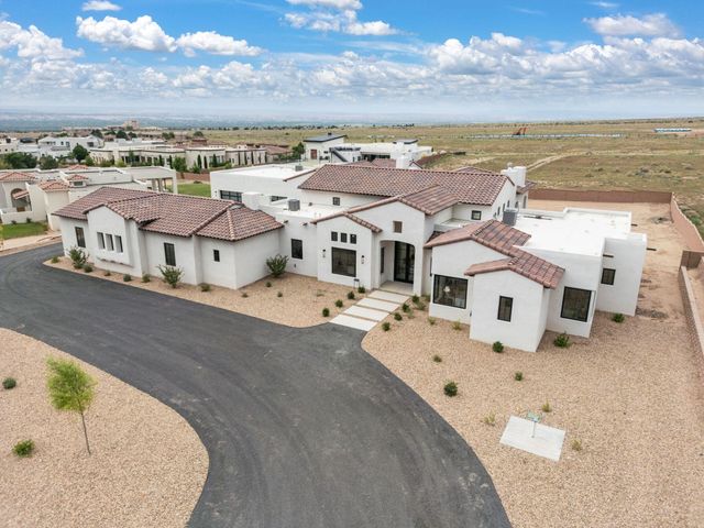 8601 Beverly Hills Avenue NE, Albuquerque, NM 87122