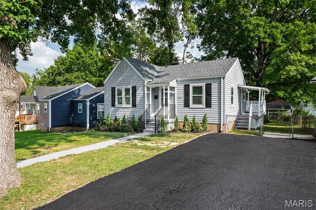 5336 Kirkland Drive, Normandy, MO 63121