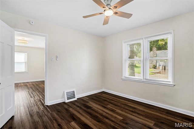 5336 Kirkland Drive, Normandy, MO 63121
