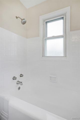 5336 Kirkland Drive, Normandy, MO 63121