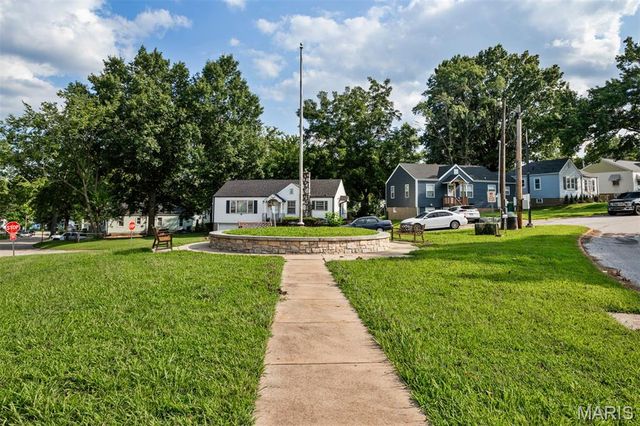 5336 Kirkland Drive, Normandy, MO 63121