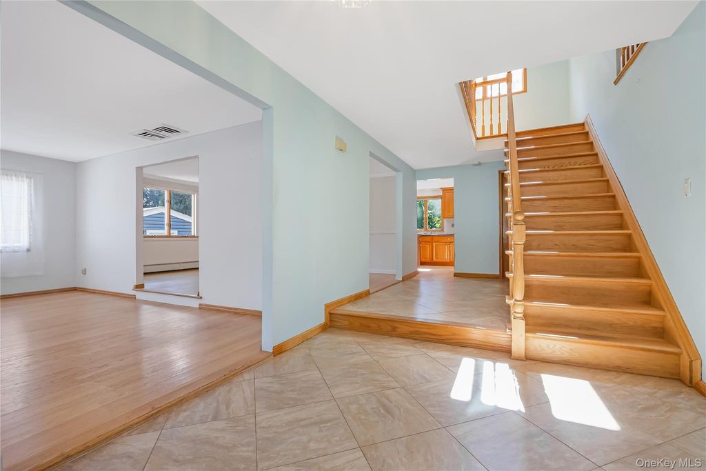 6 Mountain Laurel Lane, Kings Park, NY 11754 — photo 4