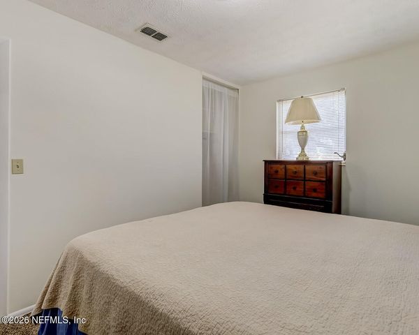 2554 RED ROBIN Drive E, Jacksonville, FL 32210