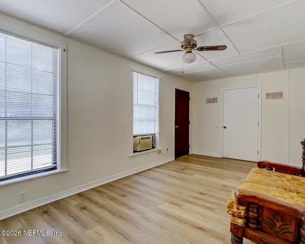 2554 RED ROBIN Drive E, Jacksonville, FL 32210