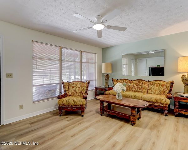 2554 RED ROBIN Drive E, Jacksonville, FL 32210