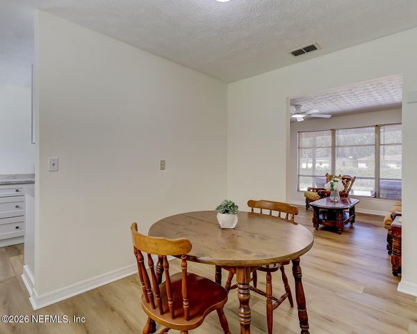 2554 RED ROBIN Drive E, Jacksonville, FL 32210
