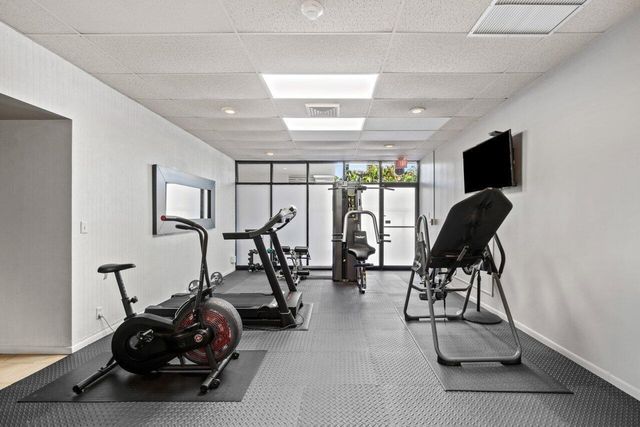 2400 Presidential Way 1706, West Palm Beach, FL 33401