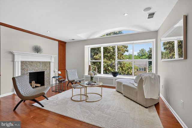 2828 ELLICOTT ST NW, Washington, DC 20008