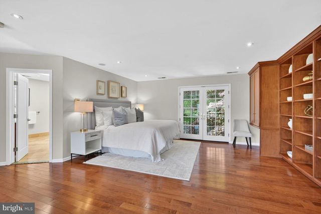 2828 ELLICOTT ST NW, Washington, DC 20008