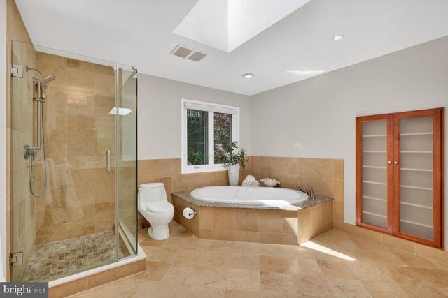 2828 ELLICOTT ST NW, Washington, DC 20008