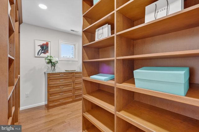 2828 ELLICOTT ST NW, Washington, DC 20008