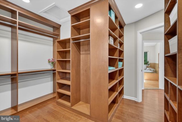 2828 ELLICOTT ST NW, Washington, DC 20008