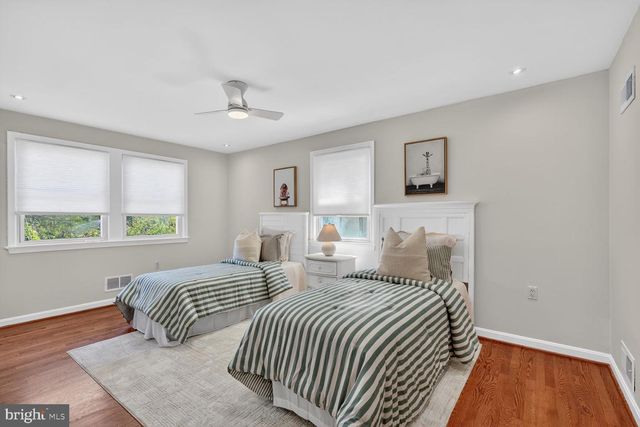 2828 ELLICOTT ST NW, Washington, DC 20008