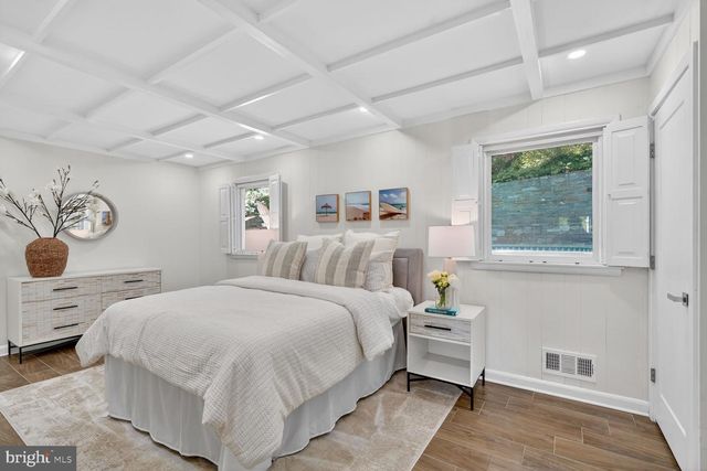 2828 ELLICOTT ST NW, Washington, DC 20008