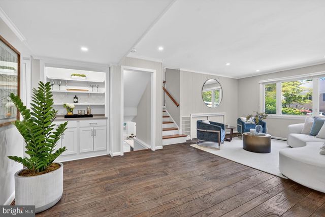 2828 ELLICOTT ST NW, Washington, DC 20008