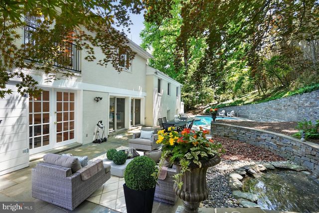 2828 ELLICOTT ST NW, Washington, DC 20008