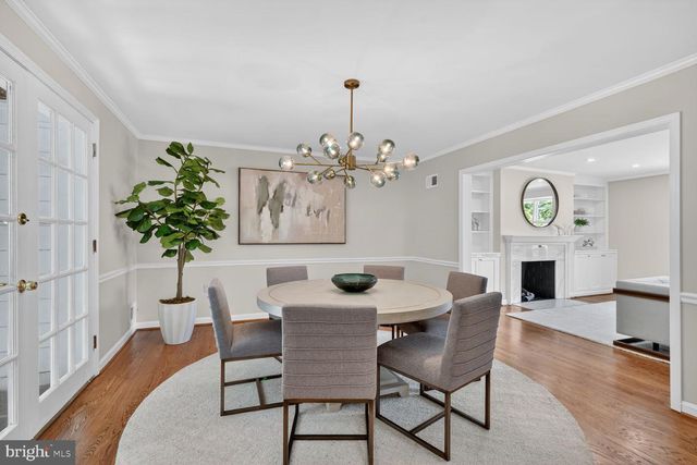 2828 ELLICOTT ST NW, Washington, DC 20008