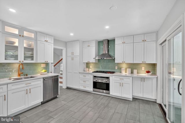 2828 ELLICOTT ST NW, Washington, DC 20008