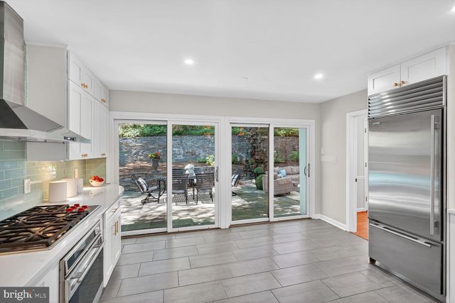 2828 ELLICOTT ST NW, Washington, DC 20008