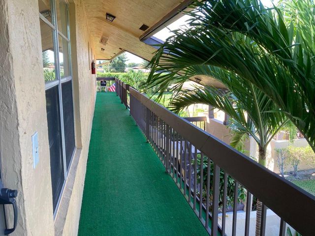 13777 Via Aurora B, Delray Beach, FL 33484