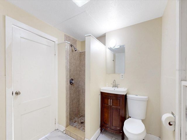 2017 MILLER BOULEVARD, Fruitland Park, FL 34731