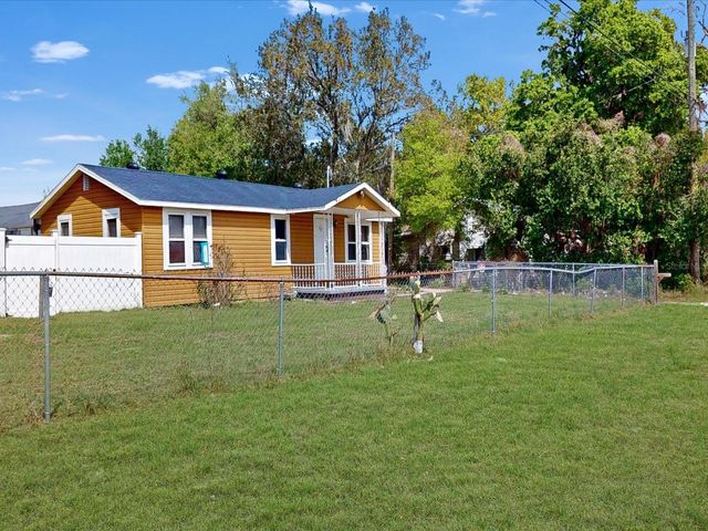 2017 MILLER BOULEVARD, Fruitland Park, FL 34731