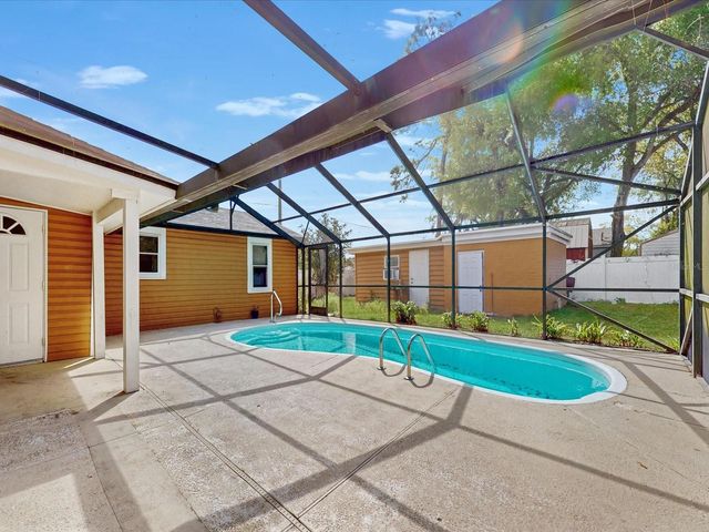 2017 MILLER BOULEVARD, Fruitland Park, FL 34731