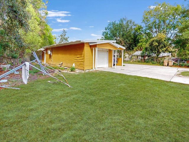 2017 MILLER BOULEVARD, Fruitland Park, FL 34731