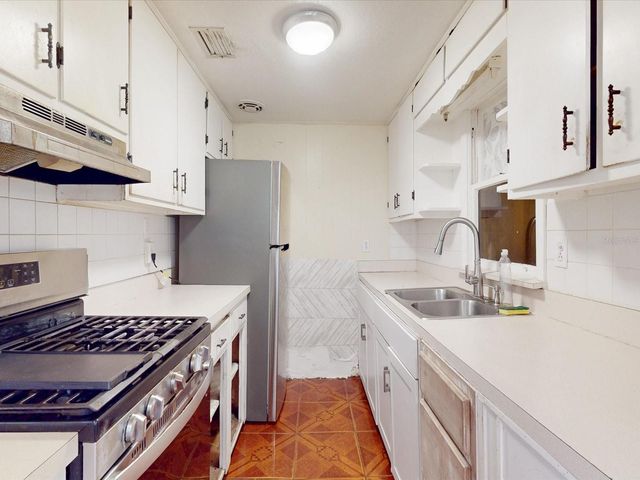 2017 MILLER BOULEVARD, Fruitland Park, FL 34731