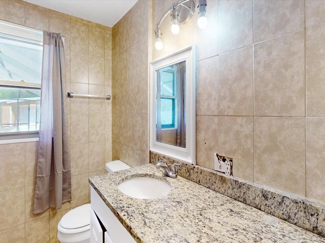 2017 MILLER BOULEVARD, Fruitland Park, FL 34731