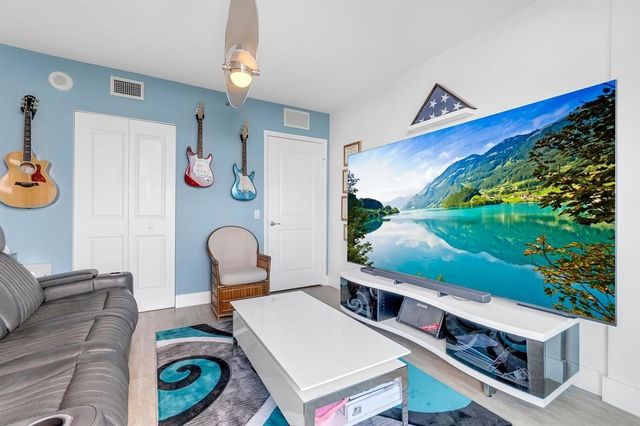 2641 N Flamingo Rd 1105N, Sunrise, FL 33323