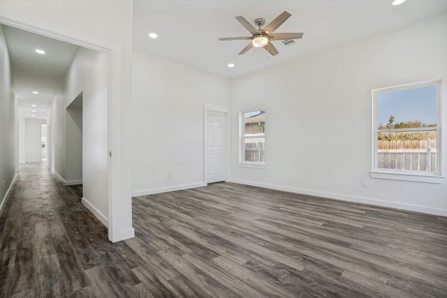 315 Lois Street, Roanoke, TX 76262
