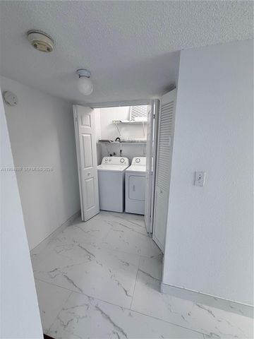 9365 Fontainebleau Blvd E218, Miami, FL 33172