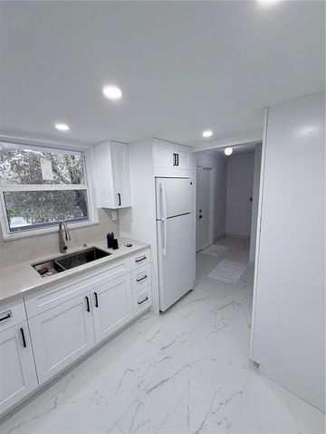 9365 Fontainebleau Blvd E218, Miami, FL 33172