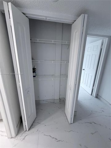 9365 Fontainebleau Blvd E218, Miami, FL 33172