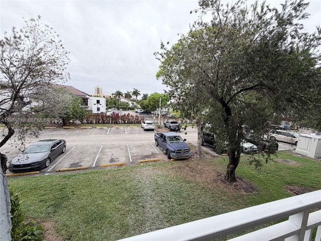 9365 Fontainebleau Blvd E218, Miami, FL 33172