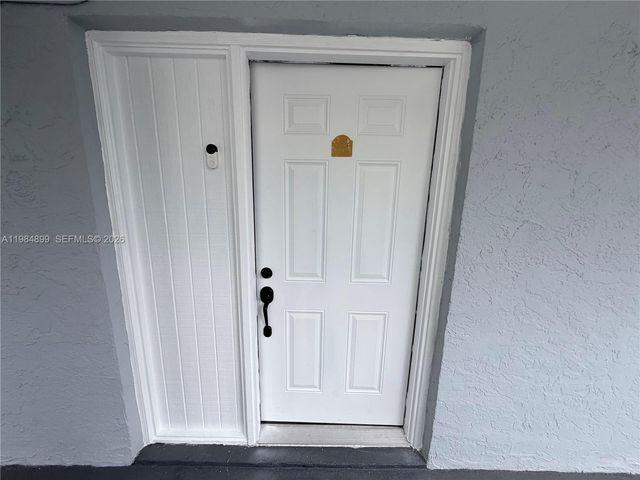 9365 Fontainebleau Blvd E218, Miami, FL 33172