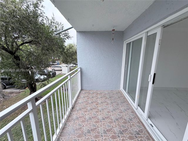 9365 Fontainebleau Blvd E218, Miami, FL 33172