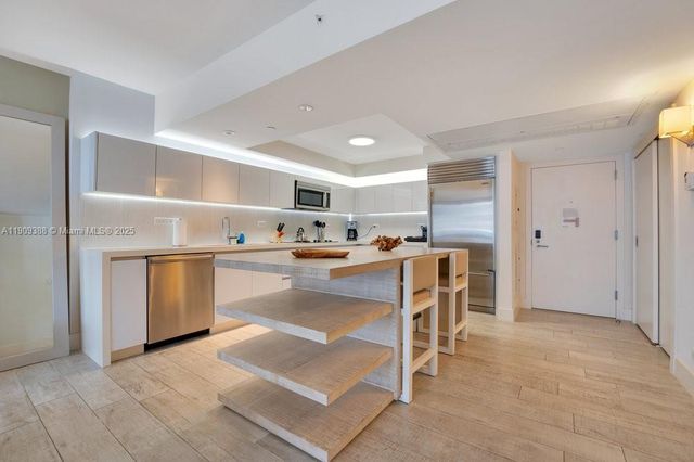 102 24th St 1204, Miami Beach, FL 33139