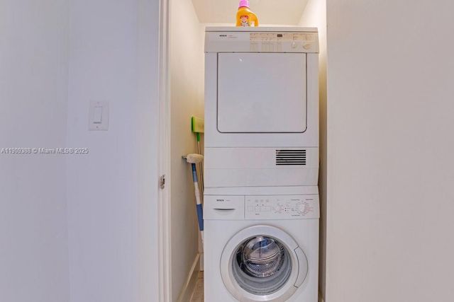 102 24th St 1204, Miami Beach, FL 33139