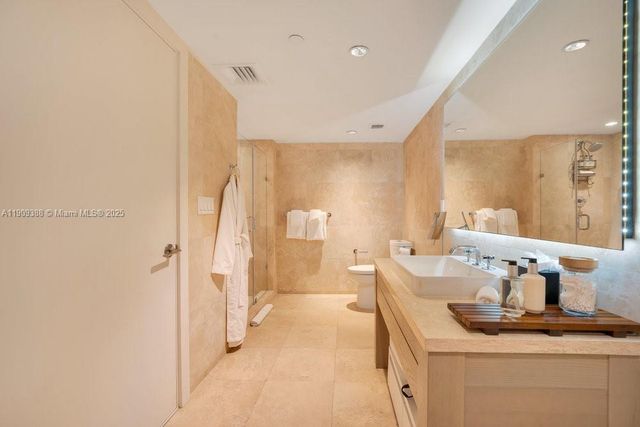 102 24th St 1204, Miami Beach, FL 33139