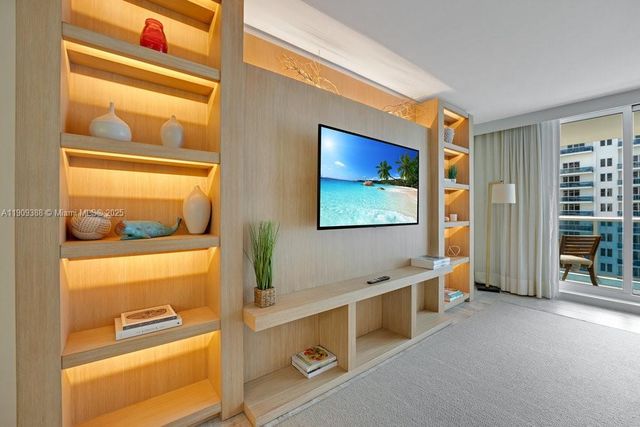 102 24th St 1204, Miami Beach, FL 33139