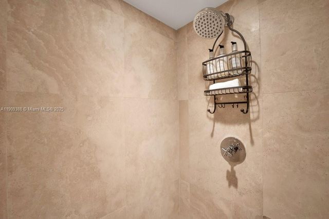 102 24th St 1204, Miami Beach, FL 33139