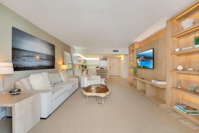 102 24th St 1204, Miami Beach, FL 33139