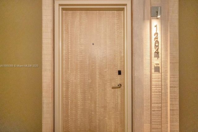 102 24th St 1204, Miami Beach, FL 33139