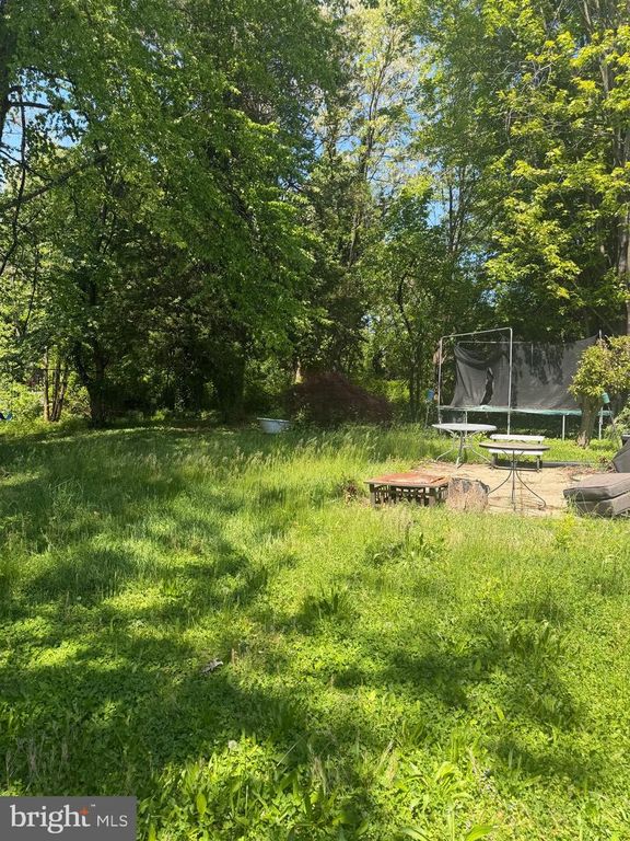 Image 9 of property listing at 3713 MARY AVE, Baltimore, MD 21206