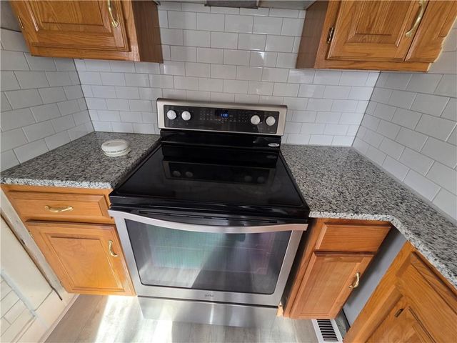 1908 Kensington Avenue, Kansas City, MO 64127