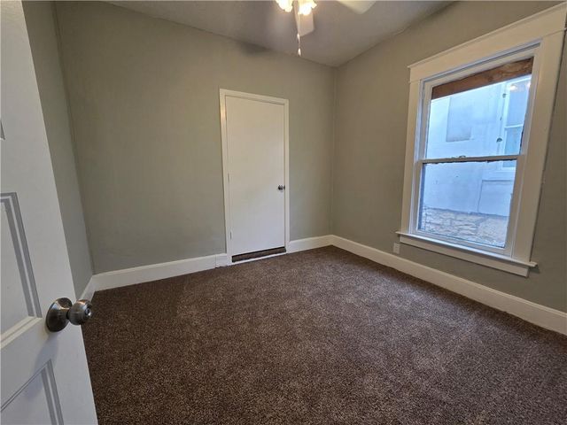 1908 Kensington Avenue, Kansas City, MO 64127