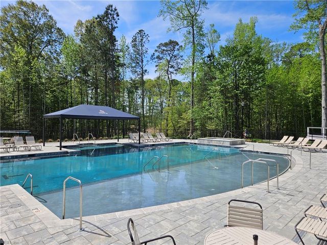 23082 Retreat LN, Carrollton, VA 23314