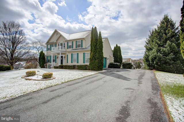108 BRIDLE HILL CT, Chambersburg, PA 17202